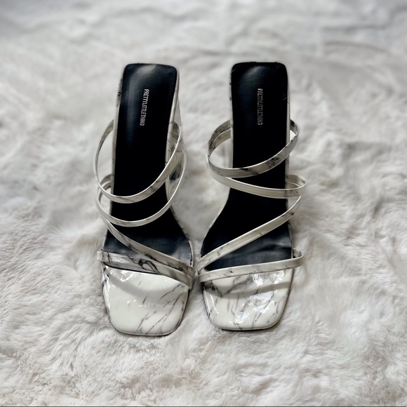 🖤🤍 Pretty Little Things 🖤🤍 New! Marble Heels - Picture 5 of 12